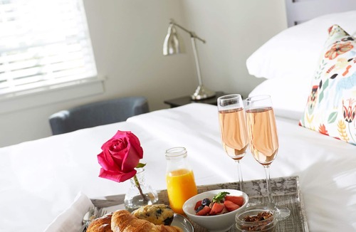 Arp Hotel | High Hill Farm
