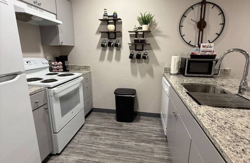 Clovis Apartment | High Plains Haven beautiful 2 bed/2bath fully furnished unit