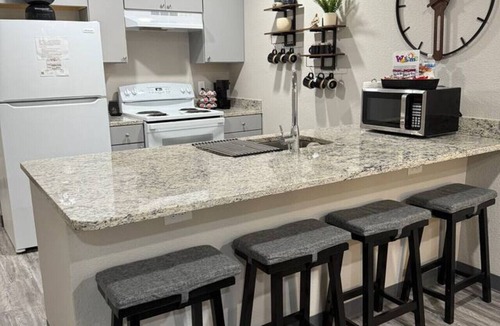 Clovis Apartment | High Plains Haven beautiful 2 bed/2bath fully furnished unit