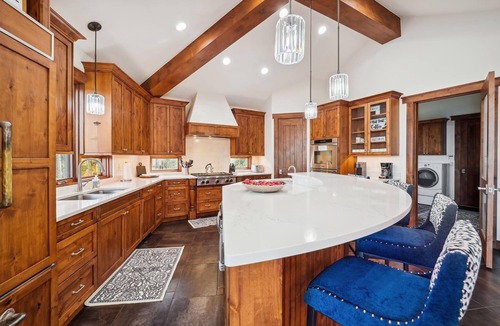 The Highlands House | Highlands Hideaway: Gorgeous Breckenridge Private Home with Private Hot Tub