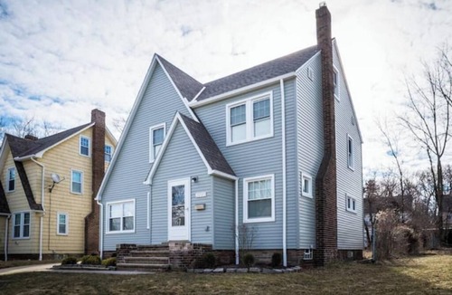 Cleveland Heights House | Highly refined and fully remodeled heights home