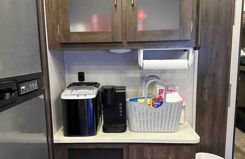 Abernathy House | Highway Haven - Sleeps 9