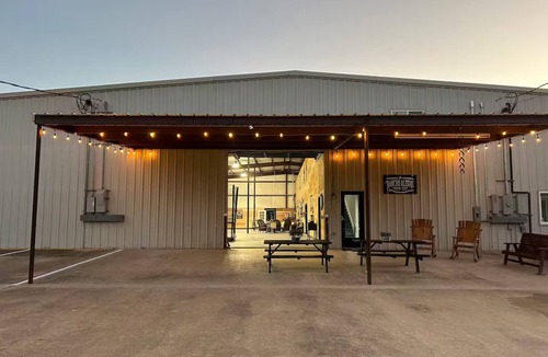 Ingram House | Hill Country Family & Pickleball Retreat