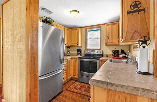 Johnson City House | Hilltop Ranch Stay on 2,001 Acres | Shared Pool, Hot Tub & Trails