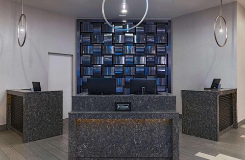 Texas Medical Center Hotel | Hilton Houston Plaza/Medical Center