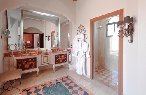 San Luis Potosi Hotel | Hilton San Luis Potosi