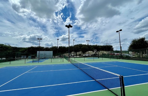 Wetmore Hotel | Hilton Vacation Club Eilan Resort & Spa San Antonio