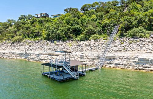 Eck Lane on the Lake House | Historic 5BR - Lakefront Cabins with Dock - Fire Pit