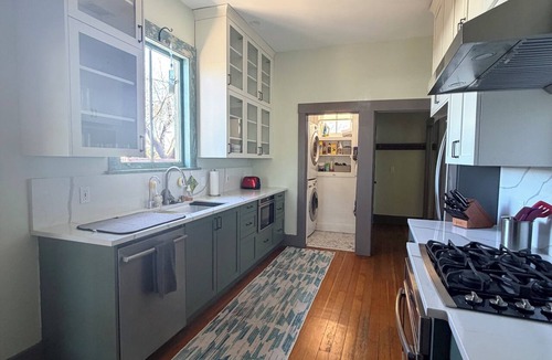 Menlo Park House | Historic updated 2-bedroom bungalow in a walkable neighborhood