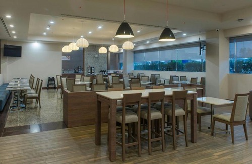 Naucalpan Hotel | Holiday Inn Express Mexico- Toreo by IHG