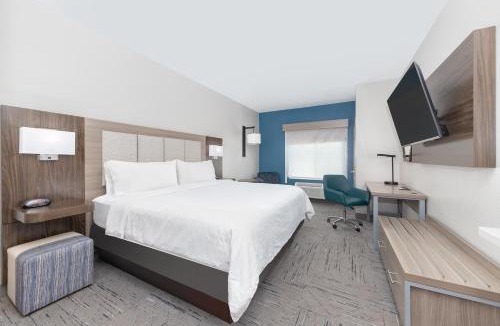 Granbury Hotel | Holiday Inn Express and Suites Granbury by IHG