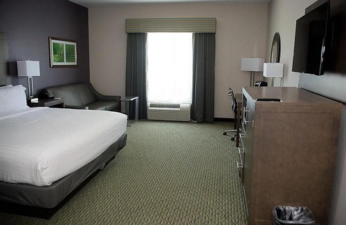 Port Aransas Hotel | Holiday Inn Express Hotel and Suites Port Aransas/Beach Area by IHG