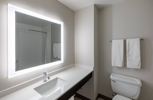 Minden Hotel | Holiday Inn Express Minden by IHG