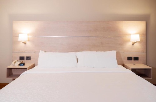 Monterrey Hotel | Holiday Inn Express - Monterrey - Tecnologico by IHG