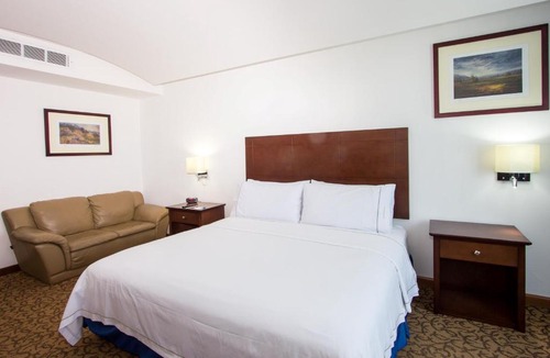 Nuevo Laredo Hotel | Holiday Inn Express Nuevo Laredo by IHG