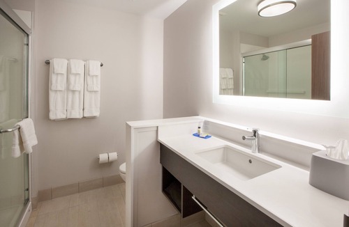 Forest Hill Hotel | Holiday Inn Express & Suites Forest Hill - Ft. Worth by IHG