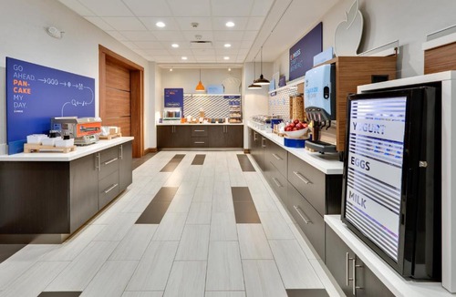 Roanoke Hotel | Holiday Inn Express & Suites Fort Worth North - Northlake by IHG