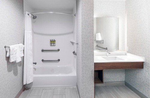 Stafford Hotel | Holiday Inn Express & Suites Stafford NW - Sugar Land by IHG