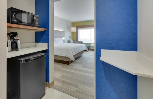 Dallas Hotel | Holiday Inn Express & Suites - Dallas NW HWY - Love Field by IHG