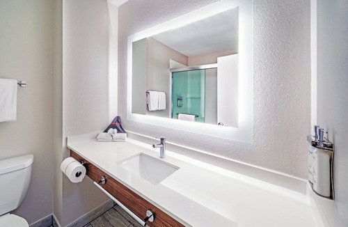 Amistad National Recreational Area Hotel | Holiday Inn Express & Suites Del Rio by IHG