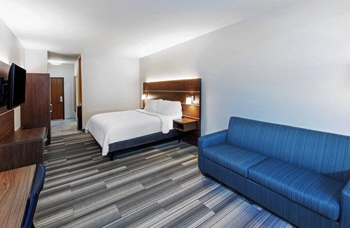 Amistad National Recreational Area Hotel | Holiday Inn Express & Suites Del Rio by IHG