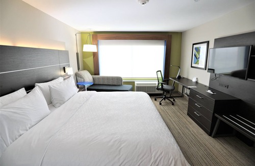 Forney Hotel | Holiday Inn Express & Suites Forney by IHG