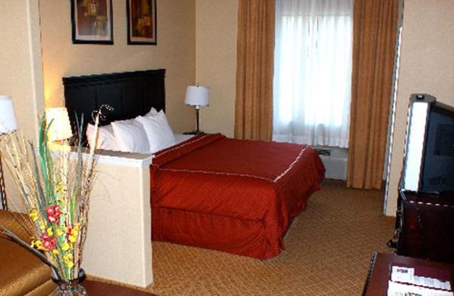 Longview Hotel | Holiday Inn Express & Suites Longview South I-20 by IHG