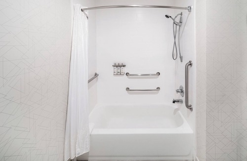 Lonoke Hotel | Holiday Inn Express & Suites Lonoke by IHG