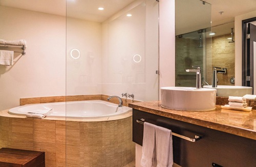 Zapopan Hotel | Holiday Inn Guadalajara Patria Universidad by IHG