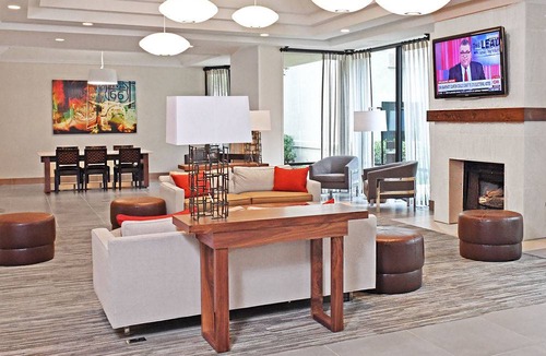 Las Colinas Hotel | Holiday Inn Irving Las Colinas, an IHG Hotel