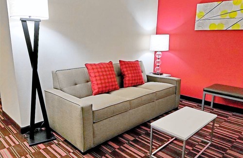 Las Colinas Hotel | Holiday Inn Irving Las Colinas, an IHG Hotel