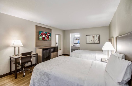 Addison Hotel | Home Away from Home - 2 Family Rooms with Pool & Essentials