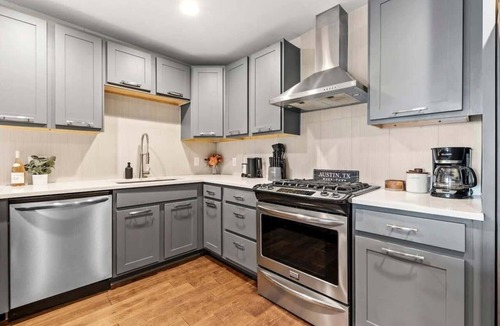 Zilker House | Home in Zilker | Private Large Backyard