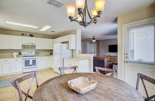 Round Rock House | Home with backyard, central AC, & washer/dryer - drive minutes to downtown