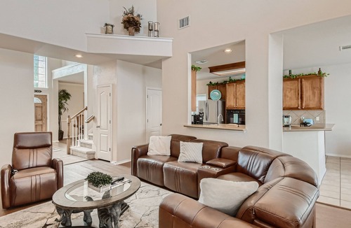 Forest Oaks House | Home with private pool rents for longer term stay