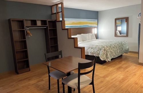Amarillo Hotel | HomeTowne Studios by Red Roof Amarillo West