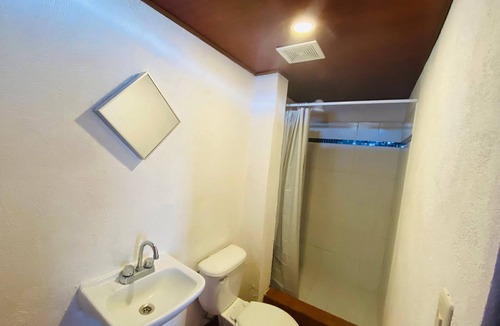 Zona 13 Hostel | Hostal 17-52