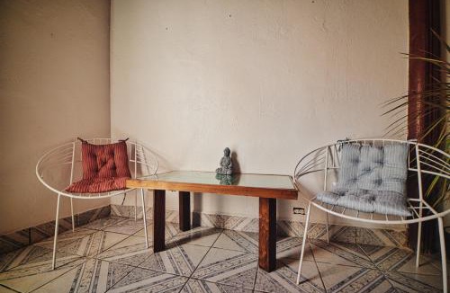 Flores House | Hostal Don Cenobio