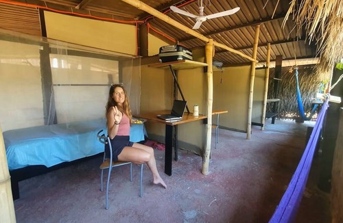 El Cacalote Hostel | Hostal Roca Blanca