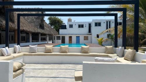 El Paredon Hotel | Hot Chipilin El Paredon