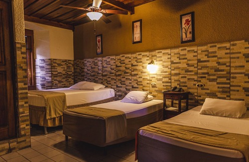 Retalhuleu Hotel | Hotel Astor