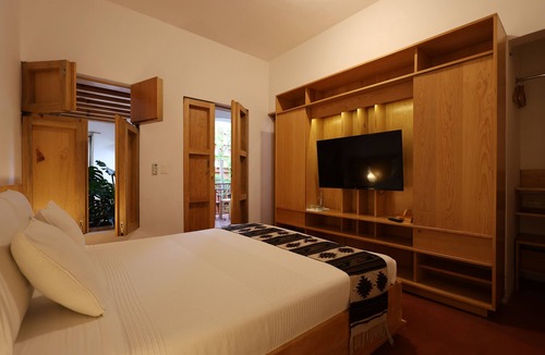 Calzada Madero Hotel | Hotel Ayook