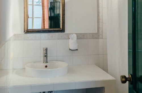 Flores Hotel | Hotel Casa Amelia