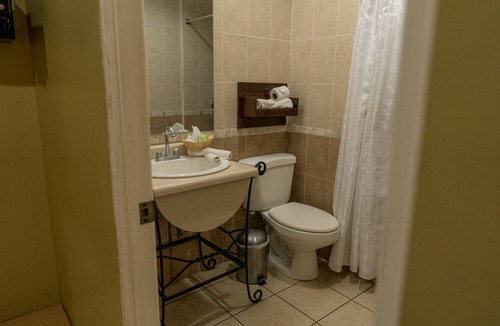 Flores Hotel | Hotel Casona del Lago