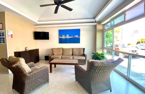Ricardo Flores Magon Hotel | Hotel Delfines - a 2 calles del Acuario Veracruz