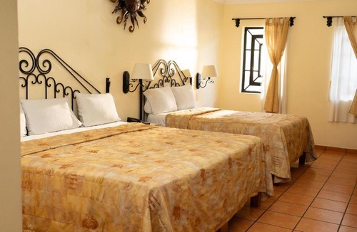 Tonala Hotel | Hotel Hacienda del Sol