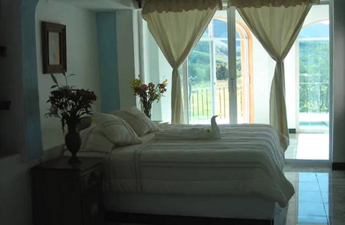 Mascota Hotel | Hotel Hacienda La Puerta de Enmedio