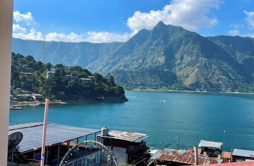 San Pedro La Laguna Hotel | Hotel Henderson