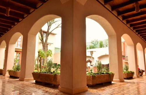 De Mexicanos Hotel | Hotel Junvay