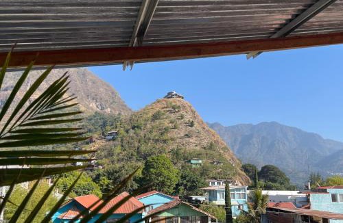 San Juan La Laguna Hotel | Hotel Julián Cotuc